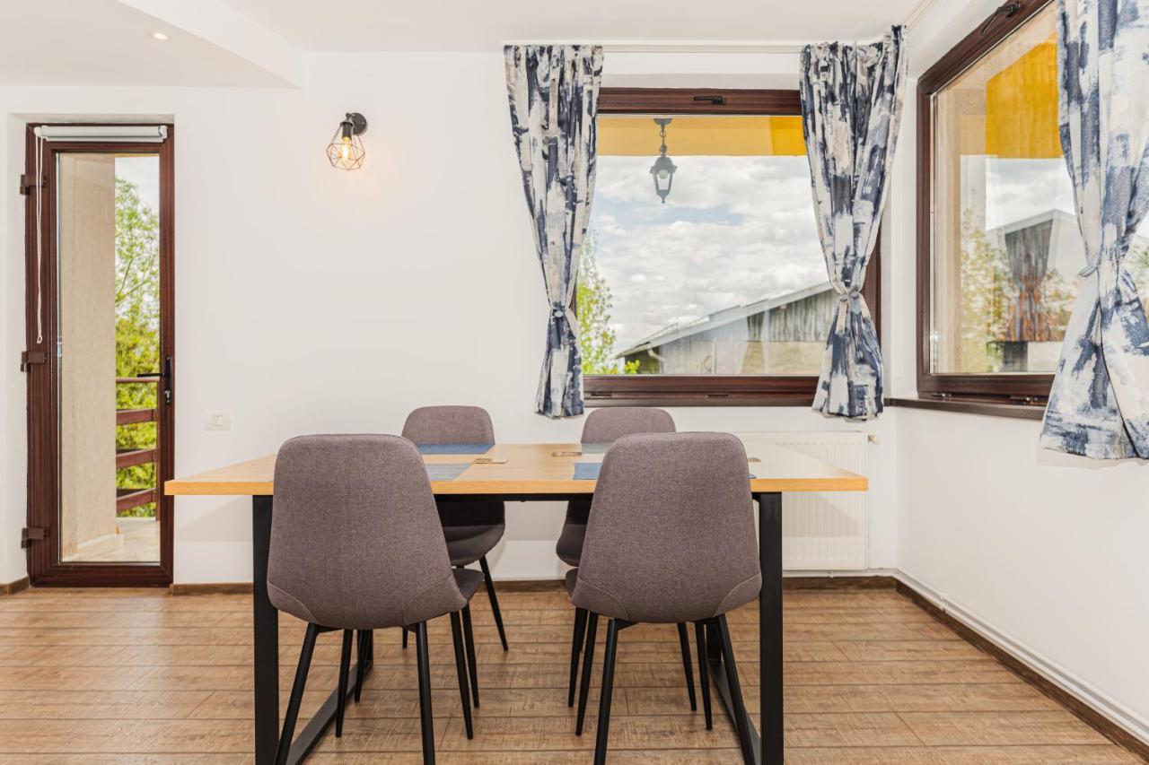 Snug Apartments - Private Parking Near Downtown Брашов Екстериор снимка