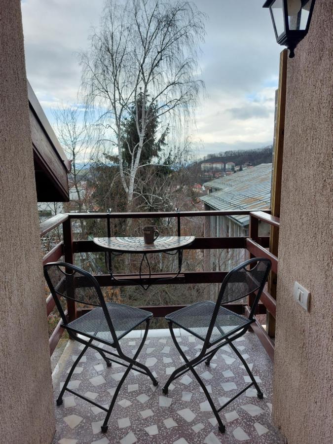 Snug Apartments - Private Parking Near Downtown Брашов Екстериор снимка