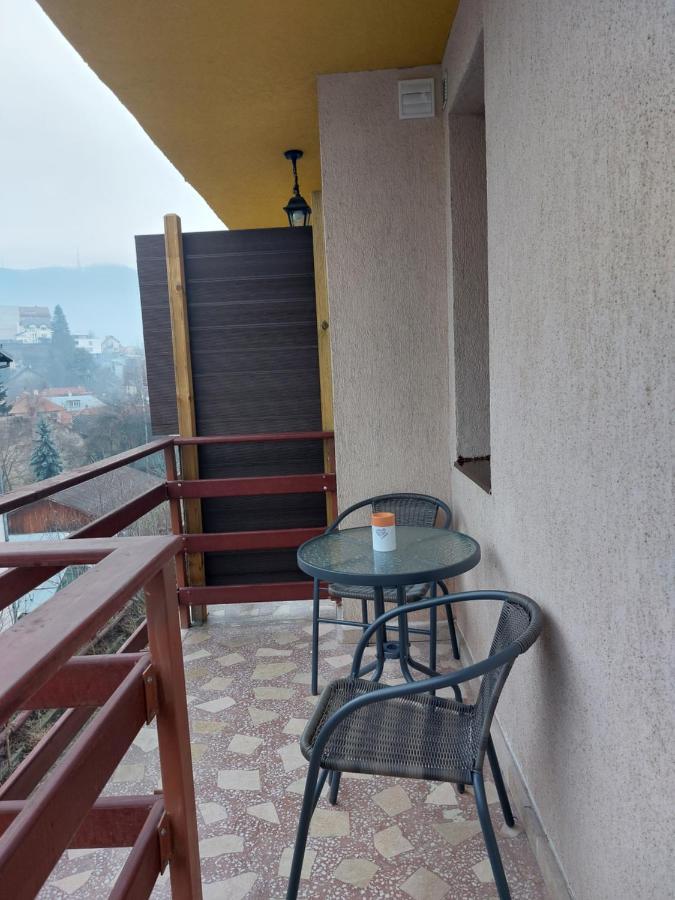Snug Apartments - Private Parking Near Downtown Брашов Екстериор снимка