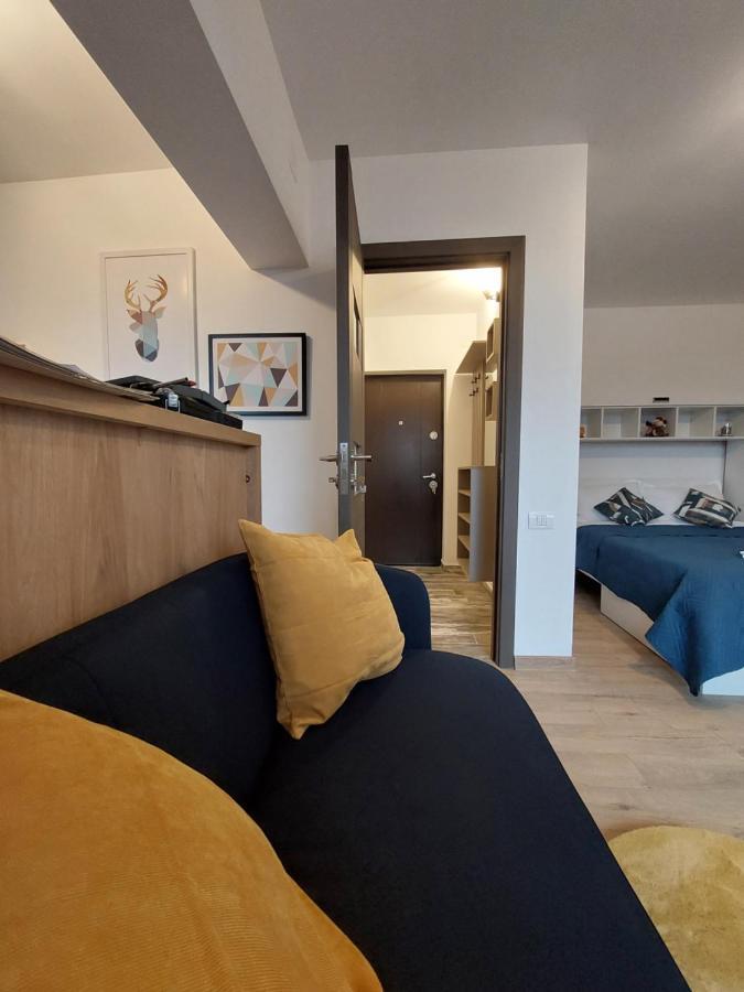 Snug Apartments - Private Parking Near Downtown Брашов Екстериор снимка